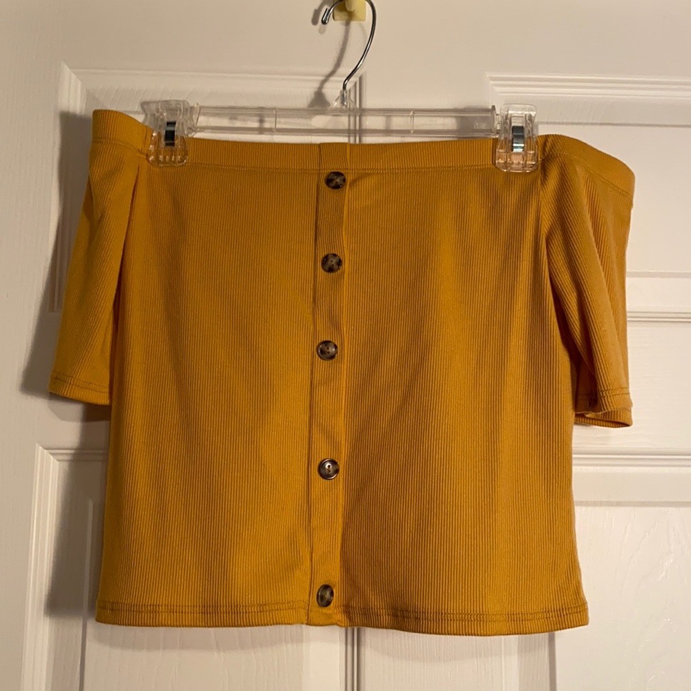 Off shoulder shirt
